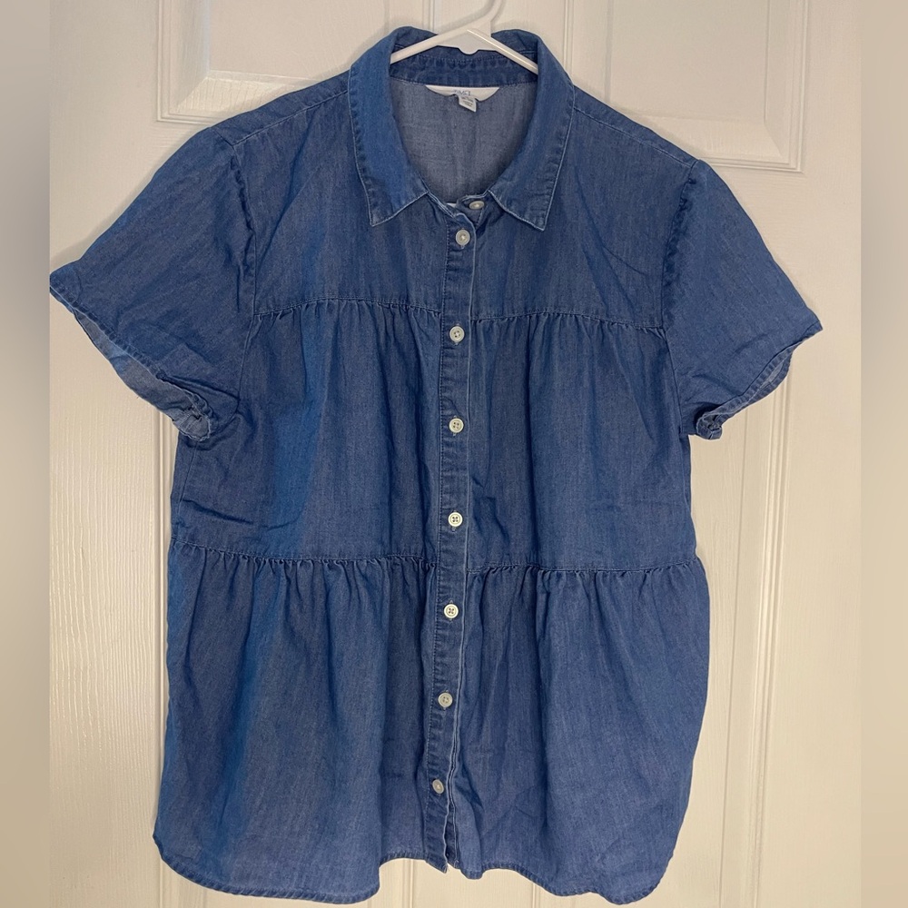 Time & Tru button down, tiered top. Size 8-10.